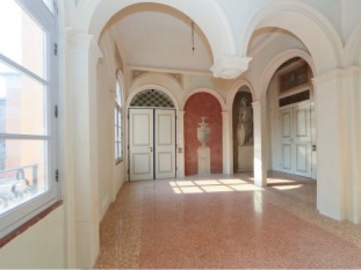 vendesi immobili in palazzo di fine '700 completamente ristrutturati in centro storico a Carpi - 4